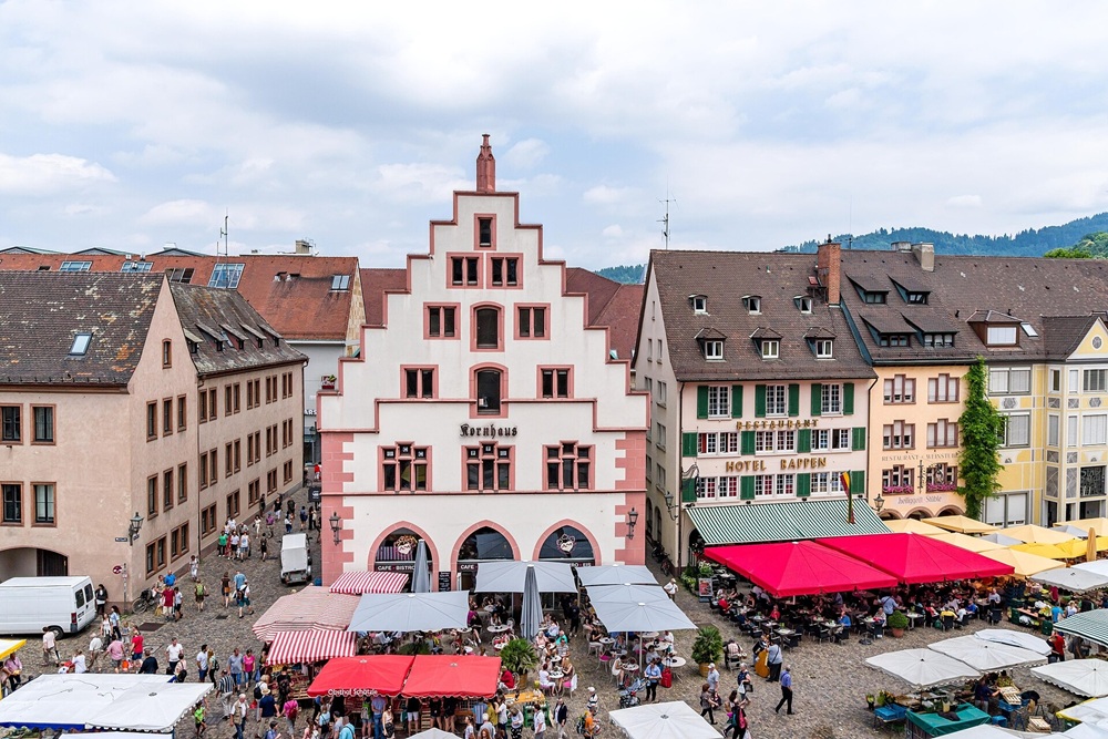Marché du Münsterplatz à Fribourg, Forêt-Noire
