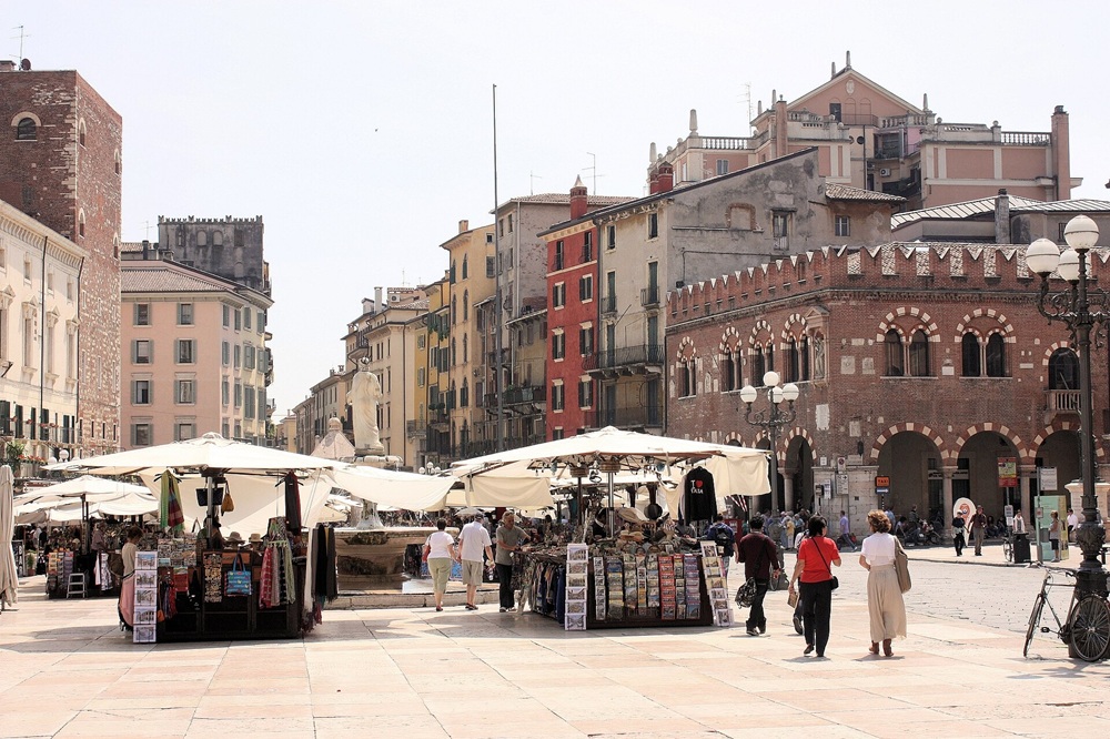 Piazza delle Erbe, Vérone