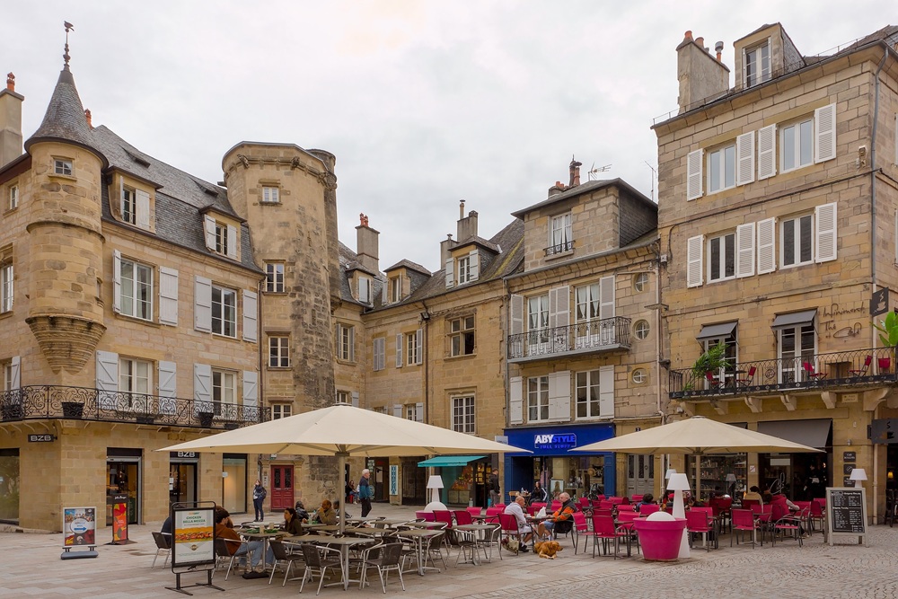 Place Latreille à Brive-la-Gaillarde