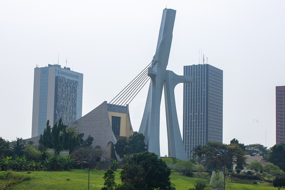 Vue d'ensemble de la cathédrale Saint-Paul, Abidjan