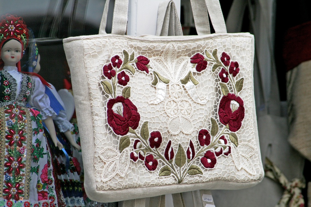Broderie traditionnelle hongroise