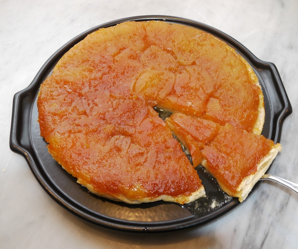 Découpe d'une tarte tatin