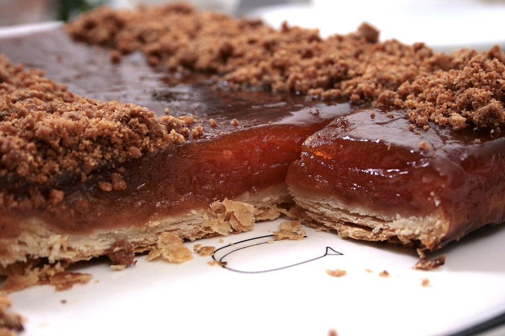 Gros plan sur une tarte tatin