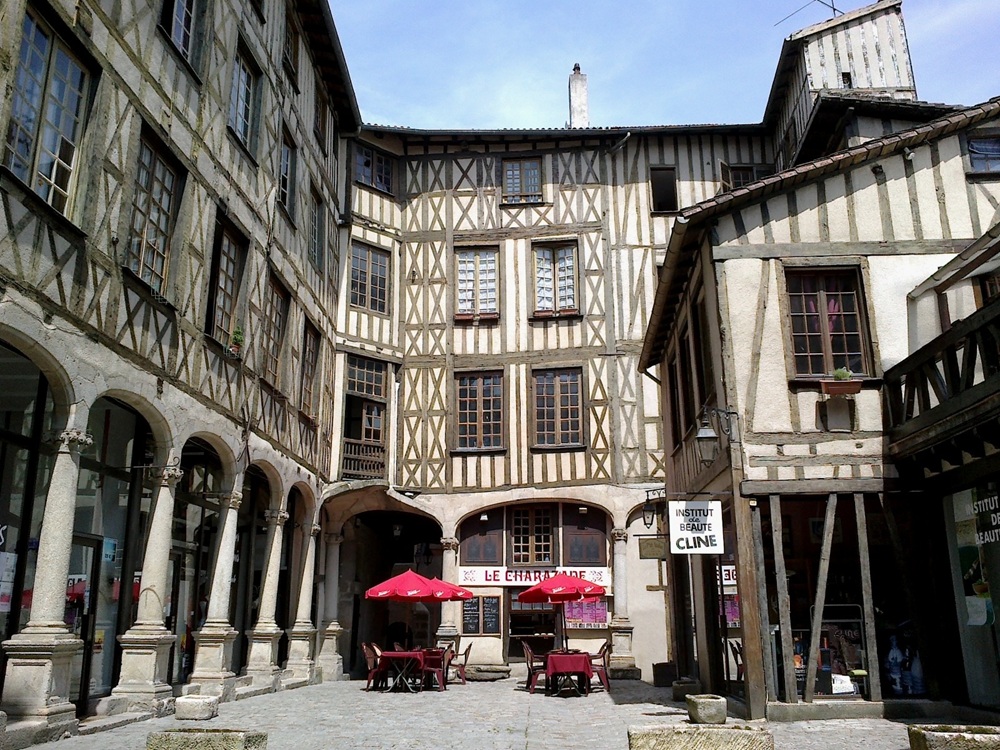 La cour du Temple, Limoges