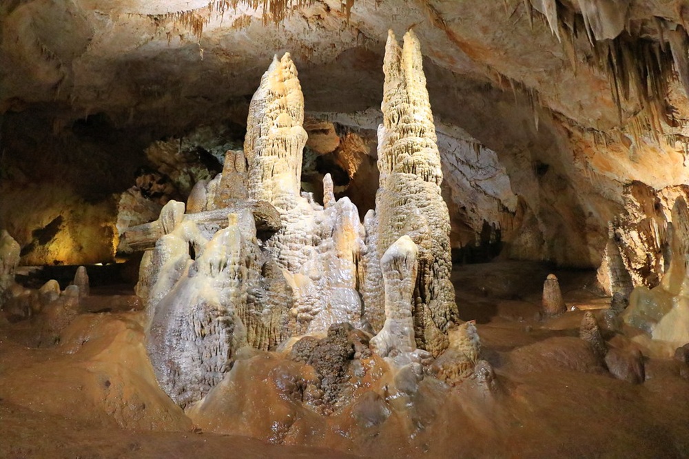 La grotte de Lipa, Monténégro