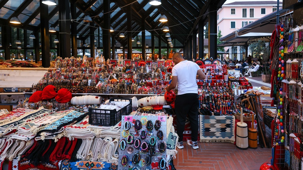 Le Pazari i Ri, Tirana