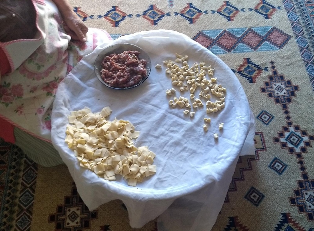 Préparation du manti à Kayseri, Turquie