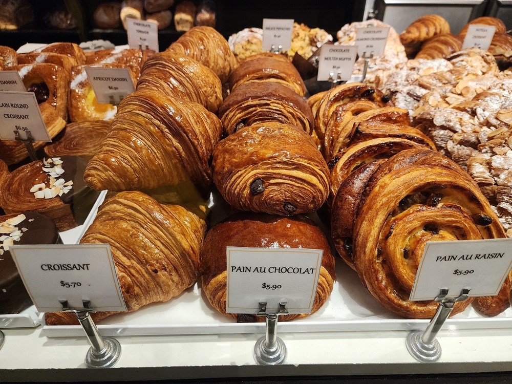 Viennoiseries dans une boulangerie