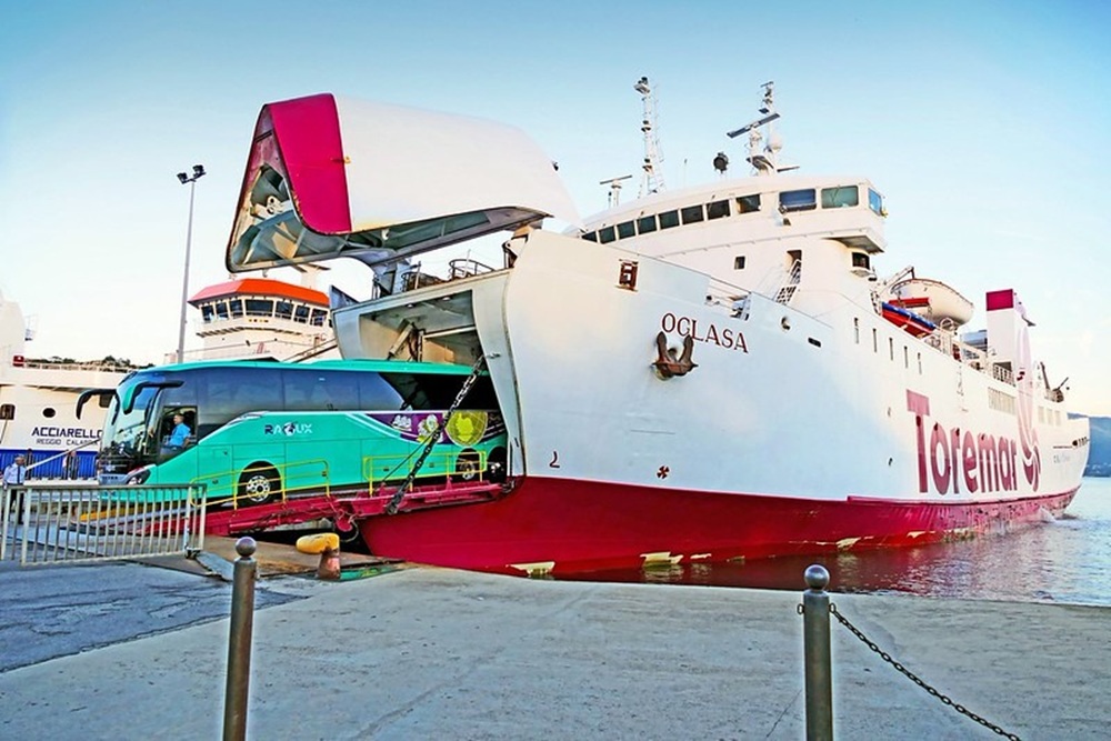 Arrivée du ferry sur l'île d'Elbe