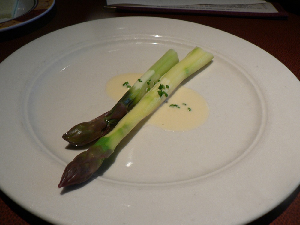 Asperges au beurre blanc