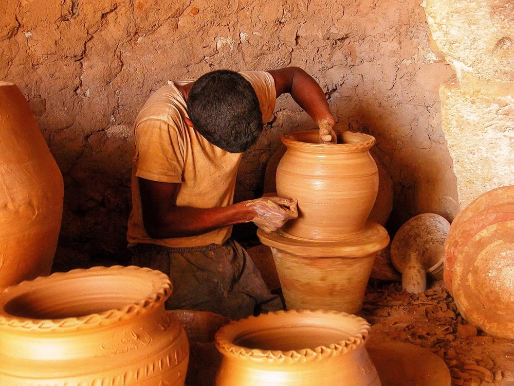Atelier de poterie à Guellala, Djerba