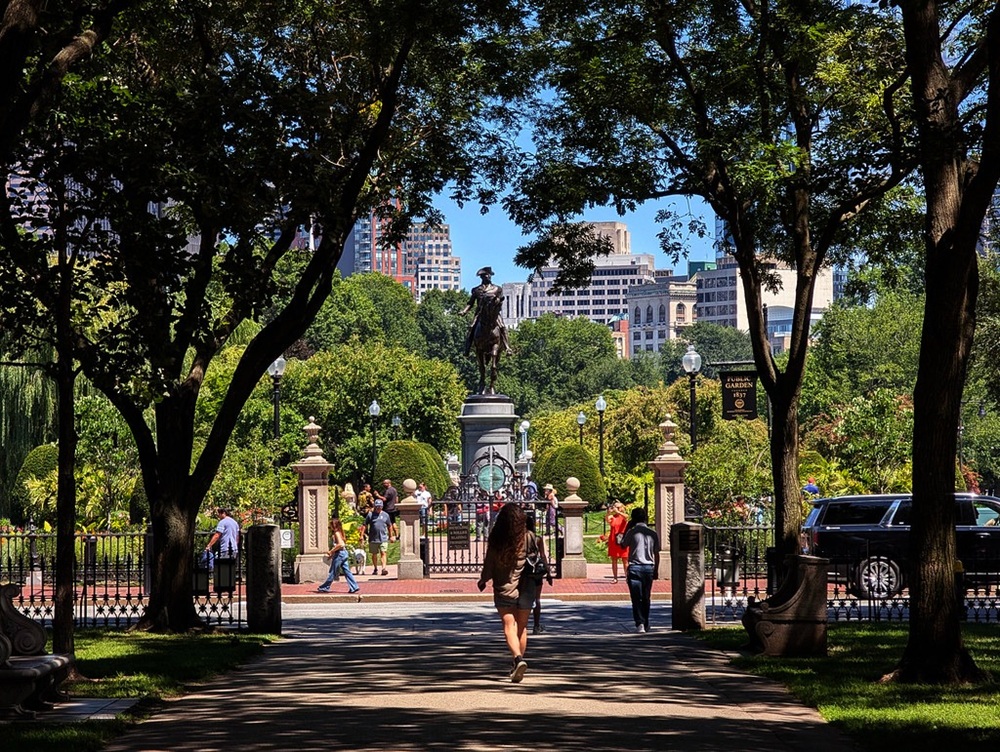 Commonwealth Avenue Mall, Boston