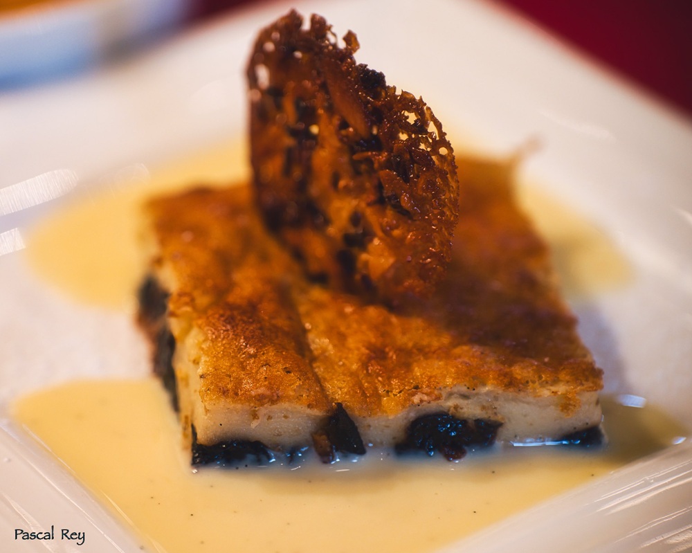 Far breton avec de la crème anglaise