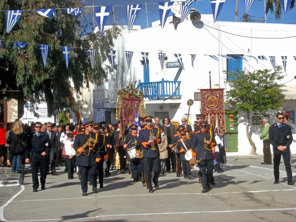 Fête locale à Paros