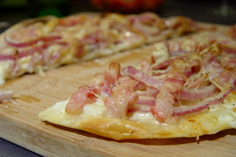 Gros plan sur une flammkuchen