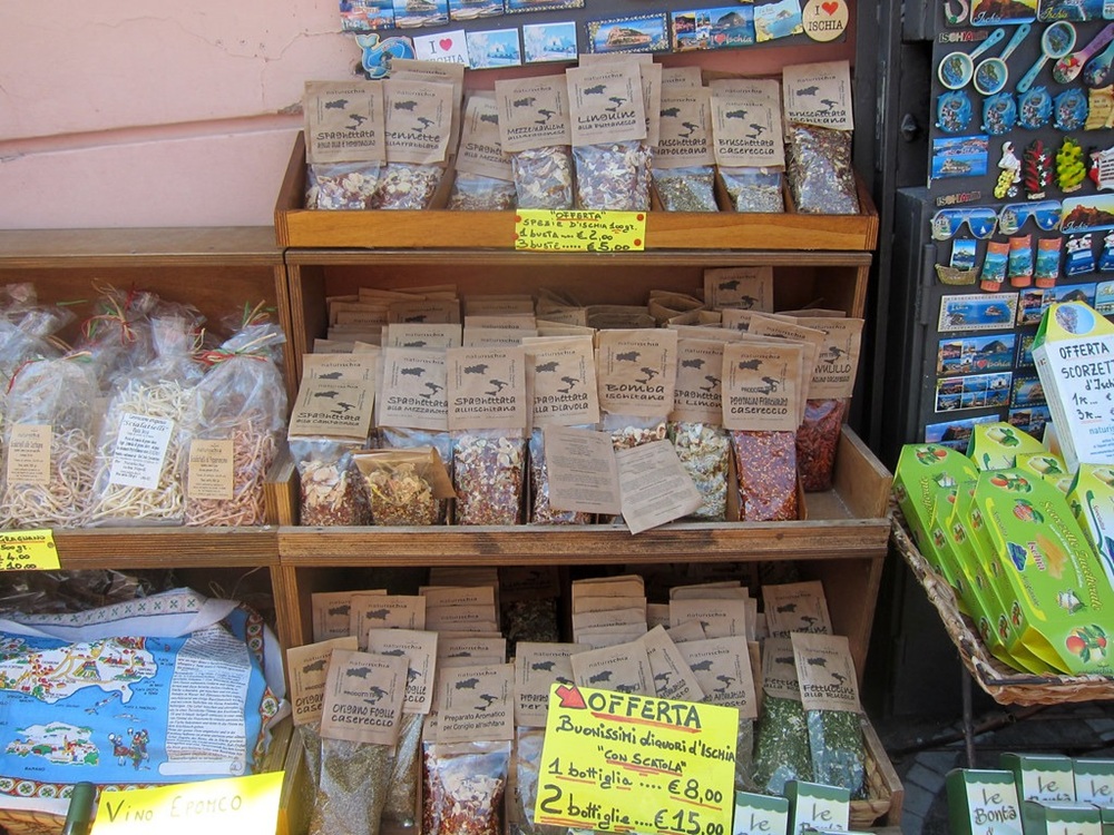 Herbes et épices vendues à Ischia