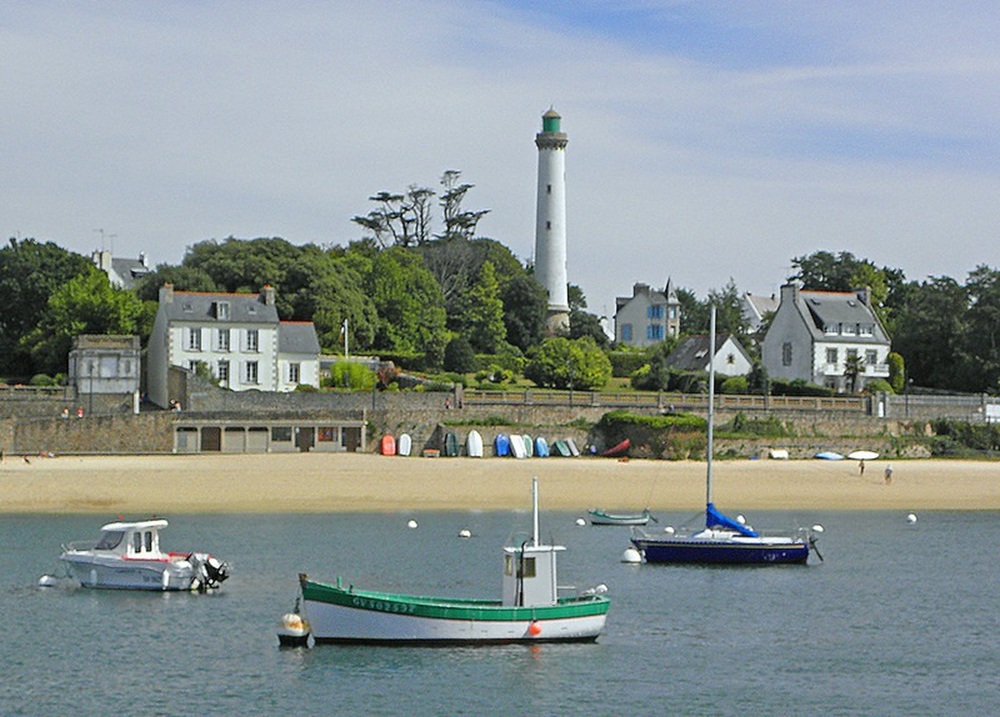 Le Phare de la Pyramide, Bénodet