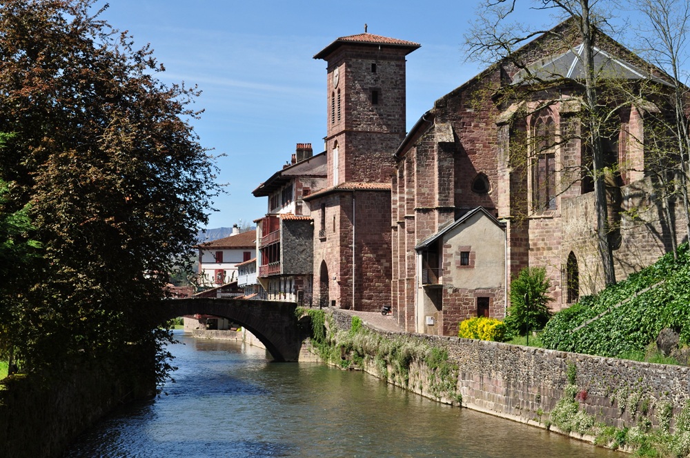 L’église Notre-Dame-du-Bout-du-Pont, Saint-Jean-Pied-de-Port