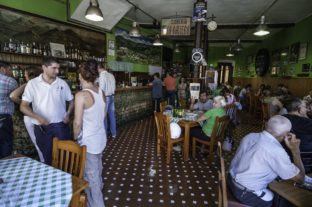 Les Asturies comme un local