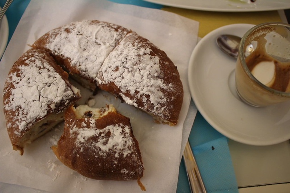 Petit-déjeuner local à Palerme