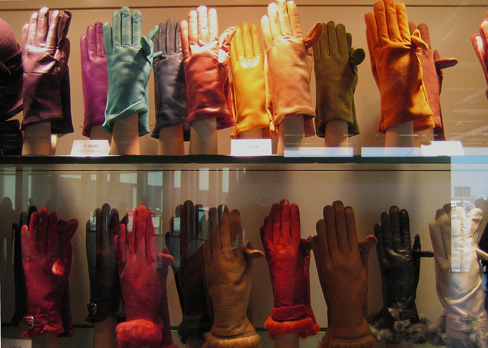 Sermoneta Gloves, Rome