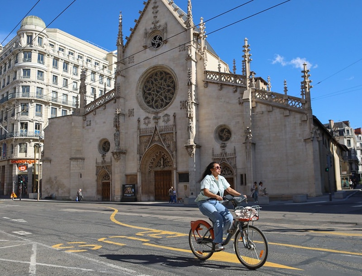 Découvrez Lyon en solo : itinéraire complet et conseils pratiques pour une expérience inoubliable. Découvrez Lyon en solo : itinéraire complet et conseils pratiques pour une expérience inoubliable.