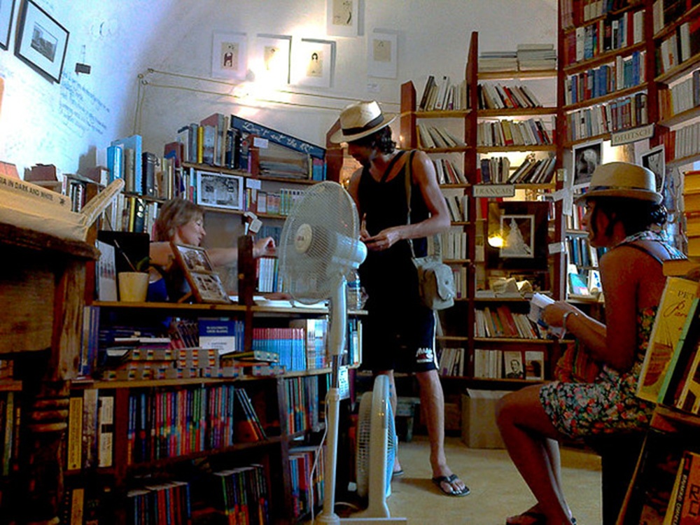 Atlantis Books à Oia, Santorin