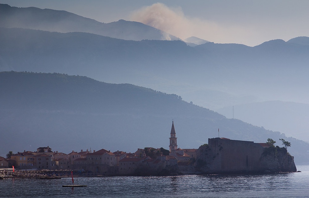 Budva sous la brume