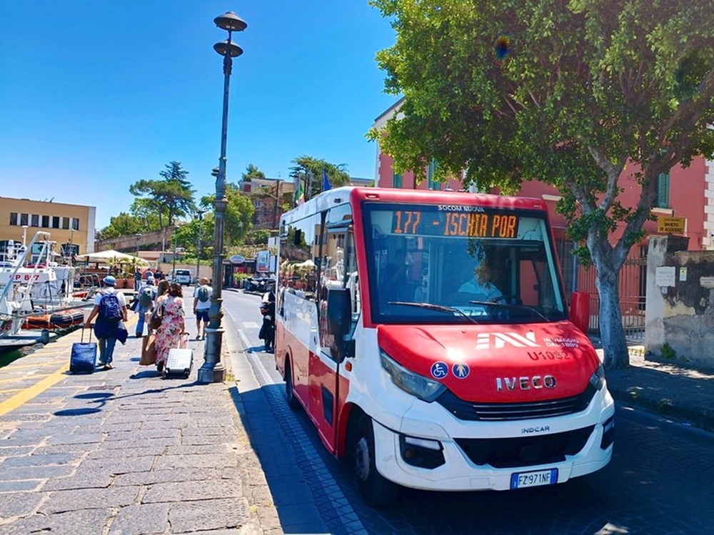 Bus local à Ischia