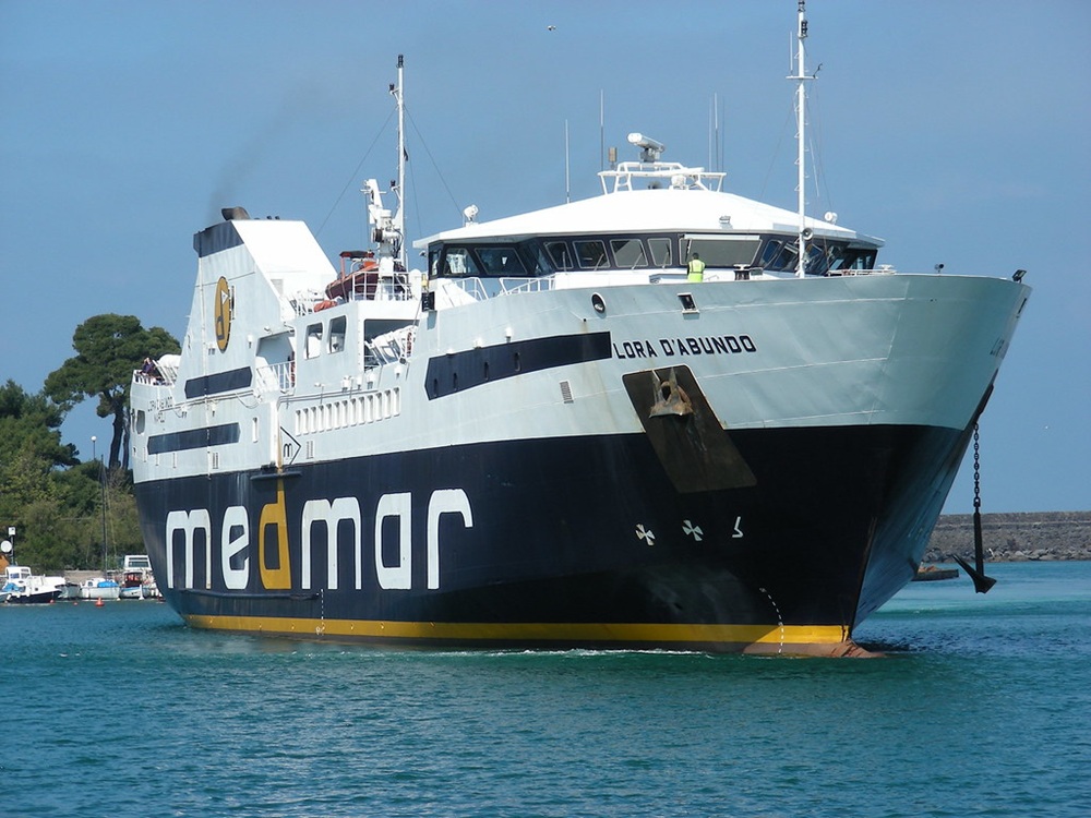 Ferry faisant la liaison avec Ischia