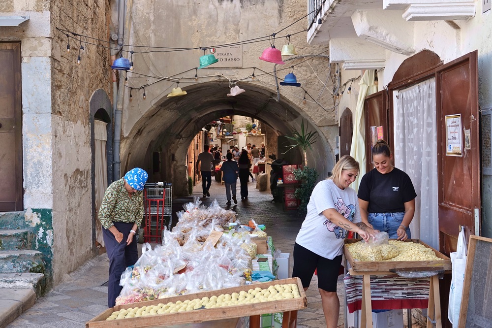 La Strada Arco Basso, Bari Vecchia