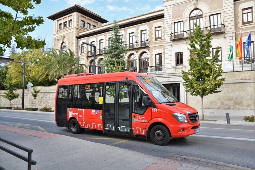 Minibus, Grenade