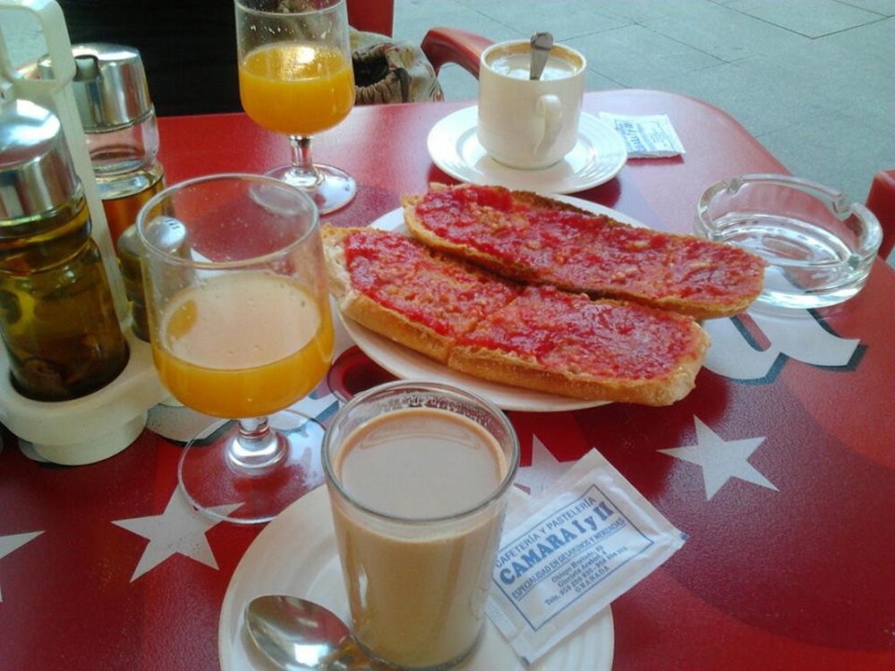 Petit-déjeuner à Grenade