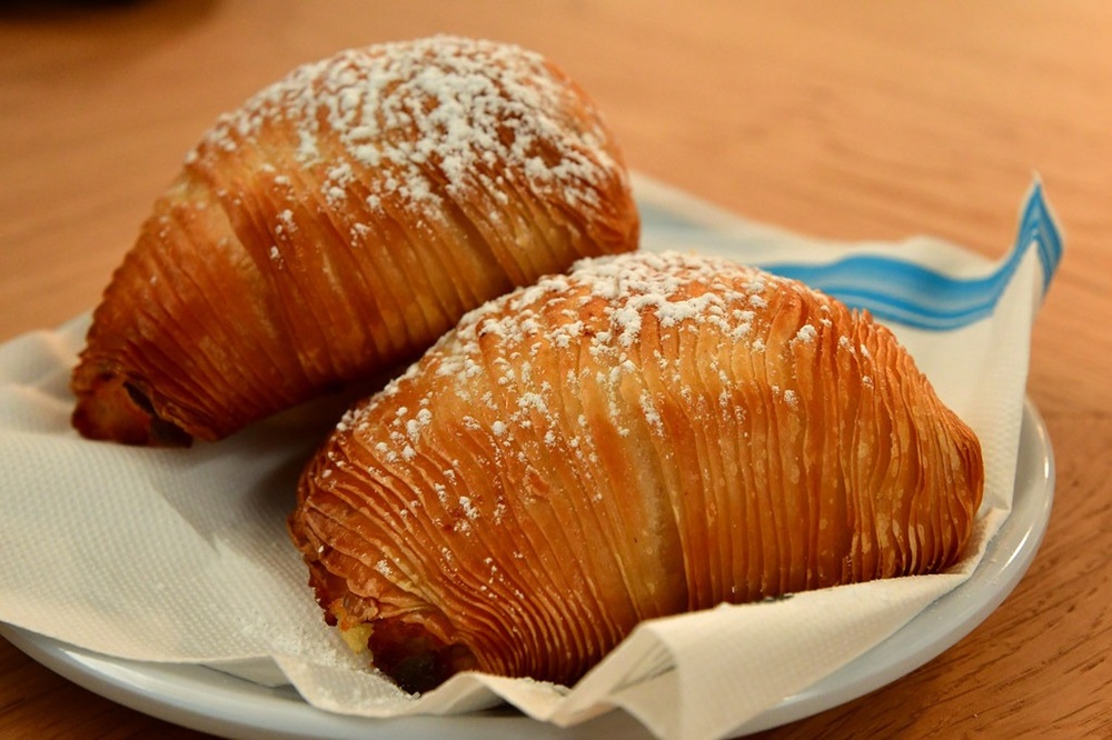 Sfogliatella, Naples