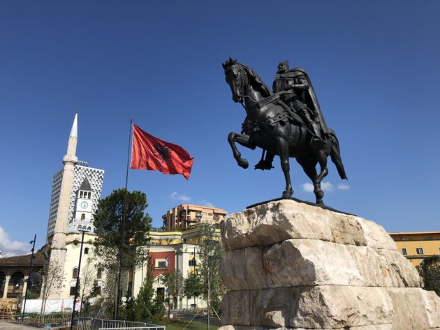 Visiter Tirana en solo